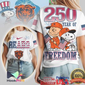 Chicago Bears Snoopy & Charlie Brown 250 Year of Freedom T Shirt