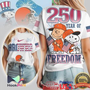 Cleveland Browns Snoopy & Charlie Brown 250 Year of Freedom T Shirt