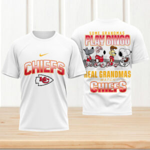 Kansas City Chiefs Grandma Gift Real Grandmas Watch Chiefs T Shirt