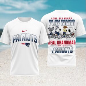 New England Patriots Real Grandmas Watch Patriots Snoopy T Shirt New England Patriots Real Grandmas Watch Patriots Snoopy T Shirt