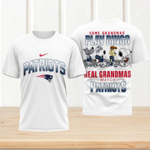 New England Patriots Real Grandmas Watch Patriots Snoopy T Shirt