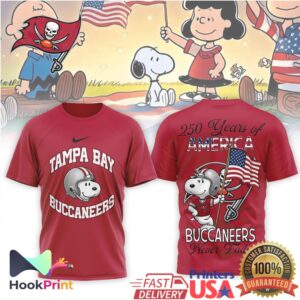 Tampa Bay Buccaneers Peanuts Snoopy 250 Years of America Never Fade Vintage Fans T Shirt